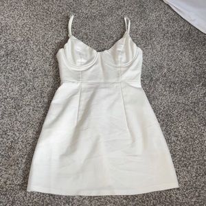 Princess polly novella dress size 4 (fits a size 24/25 waist)